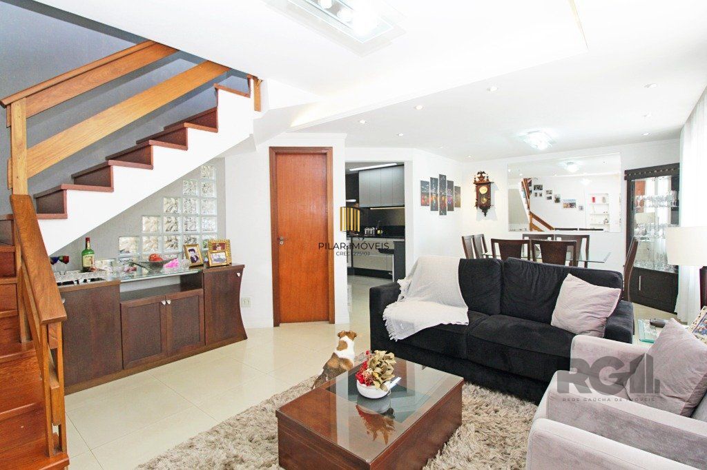 Vende-se casa duplex 3 dormitórios com 2 vagas próximo ao Clínicas - Santana - Pilar Imóveis