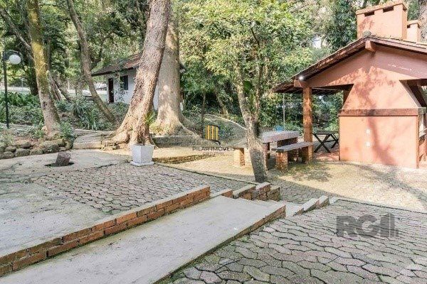 Apartamento Amplo de 3 Dormitórios com Suíte, Lareira e Infraestrutura Completa - 146m² - Mont Serrat