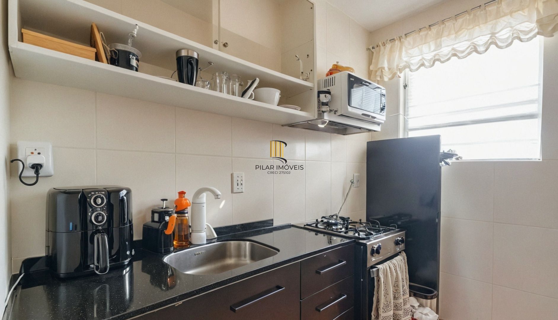 Vende-se apartamento semi-mobiliado com 2 quartos e 41m² - Menino Deus
