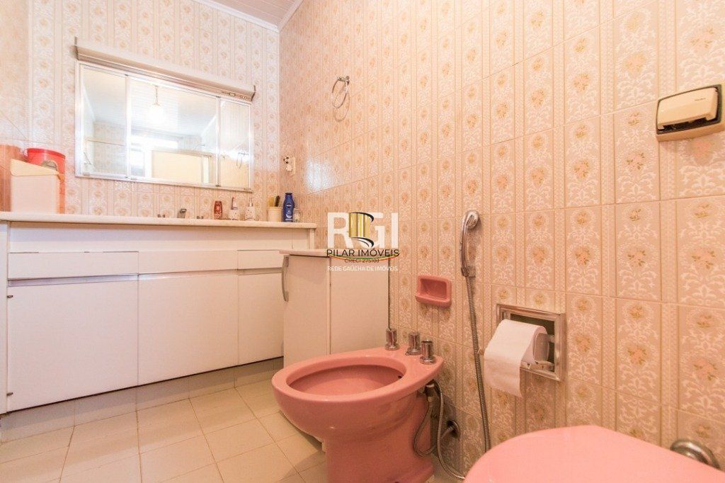 Apartamento á Venda - 140m², 3 dormitórios, sendo 1 suites, 2 vagas - São João