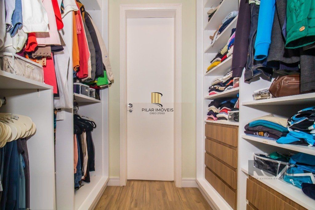 Vende-se belo apartamento a 2 quadras do Parcão, 3 quartos com suíte e vaga coberta - 110m² - Auxiliadora