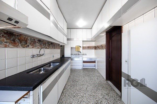 Apartamento 3 Quartos com Vista, Suíte, Sacada e 2 Vagas no Moinhos de Vento- 193m²