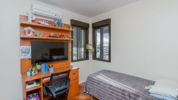 Vende-se cobertura com 3 quartos (1 suíte), piscina privativa, 202m² e 2 vagas - Mont Serrat