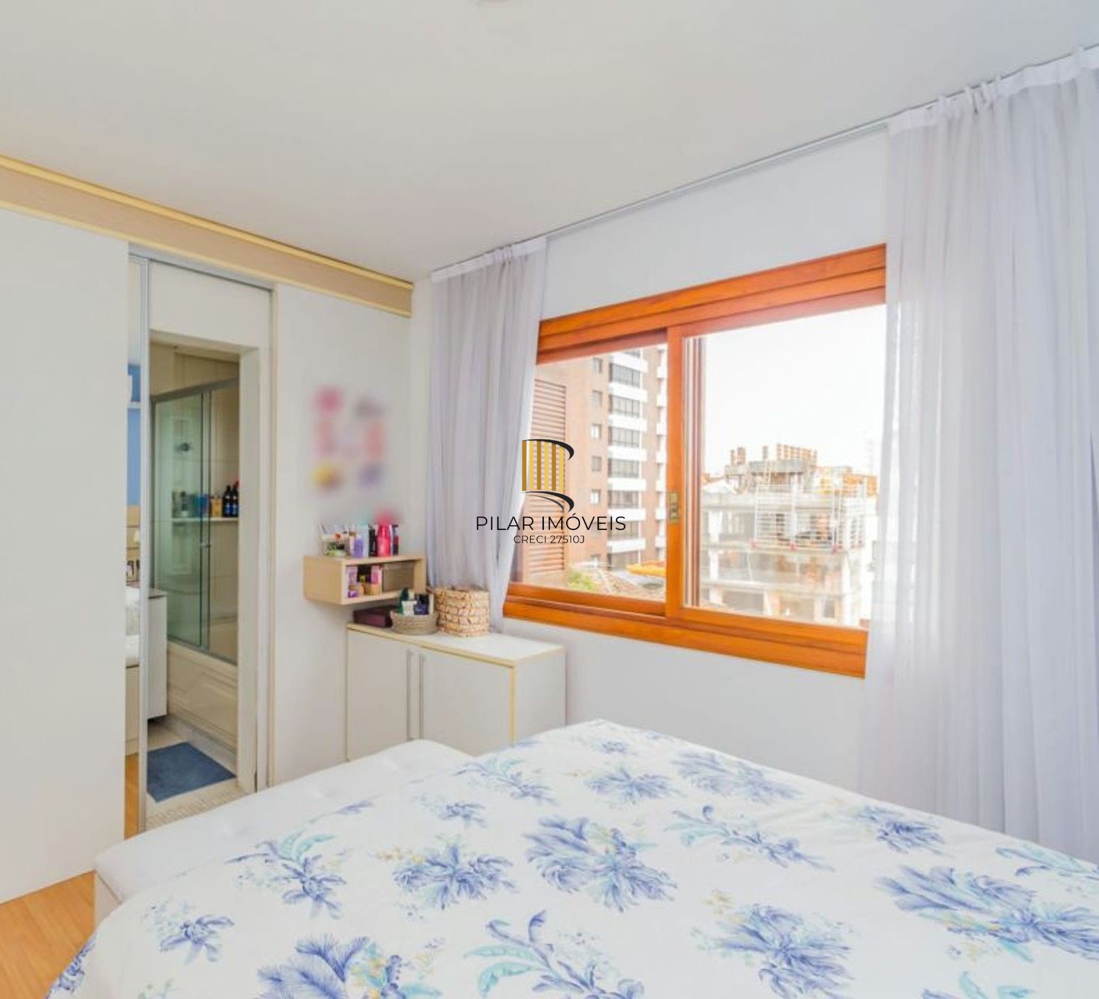 Vende-se apartamento com 3 quartos, suíte e churrasqueira – 103 m² - Petrópolis