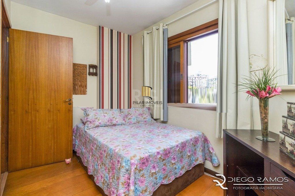 Apartamento á Venda - 71.5m², 2 dormitórios, sendo 1 suíte, 1 vaga - Petrópolis