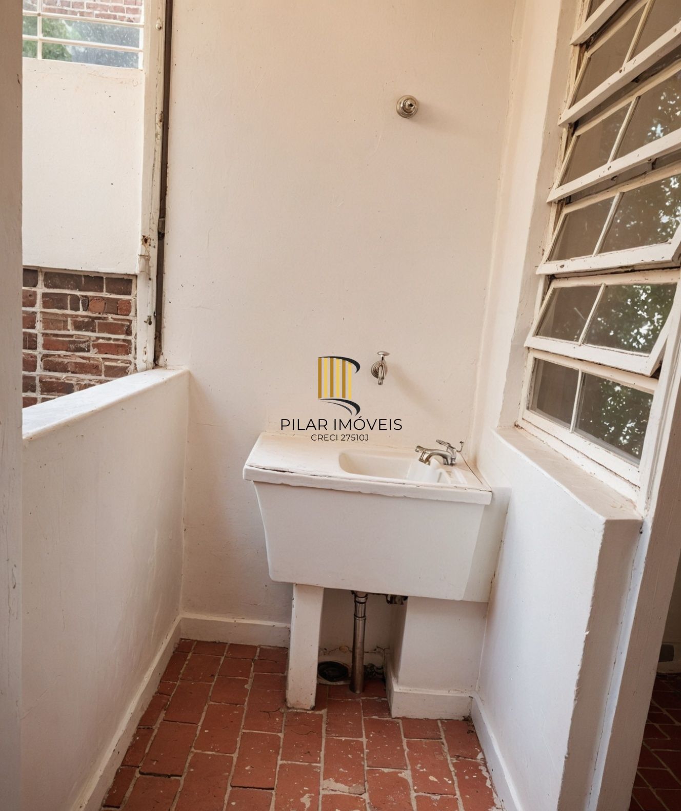 Vende-se apartamento com 2 quartos, 76m², sacada e 1 vaga - Auxiliadora