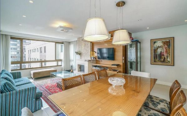 Vende-se apartamento com 3 suítes, 3 vagas e 136 m² - Petrópolis