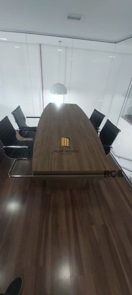 Loja com 113m² de área privativa no Bairro Três Figueiras