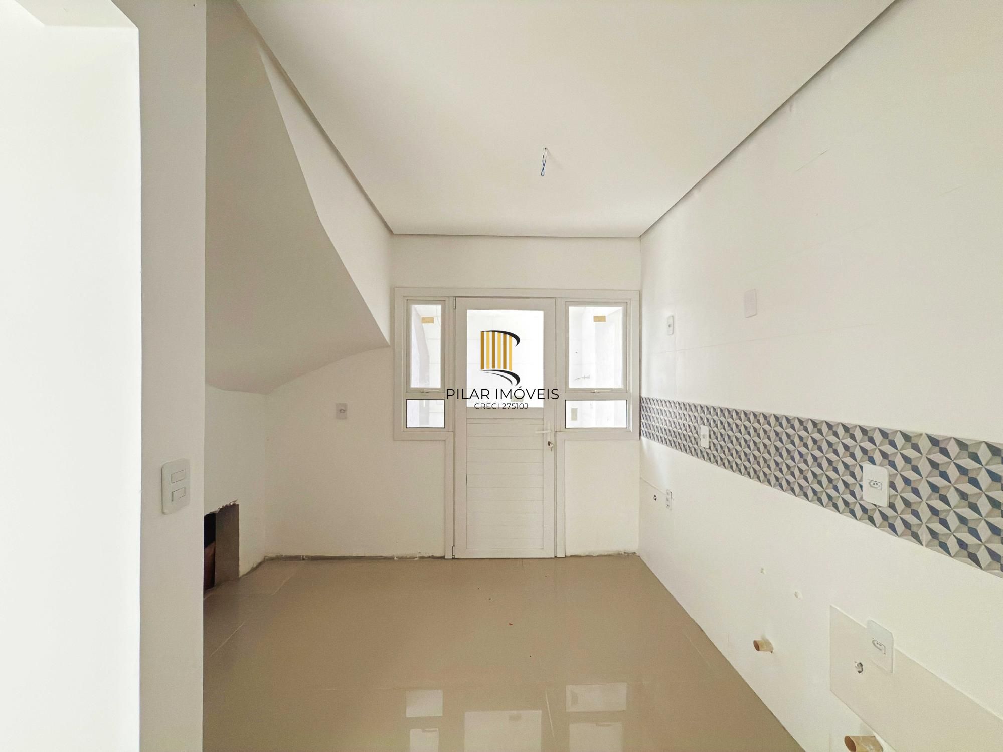 Vende-se casa em condomínio com 4 dormitórios (2 suítes), 3 vagas  – Tristeza