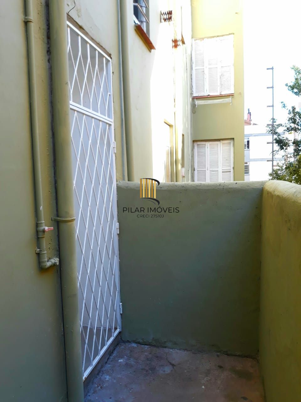 Vende-se apartamento térreo com 1 quarto, pátio privativo e 44 m² – Higienópolis