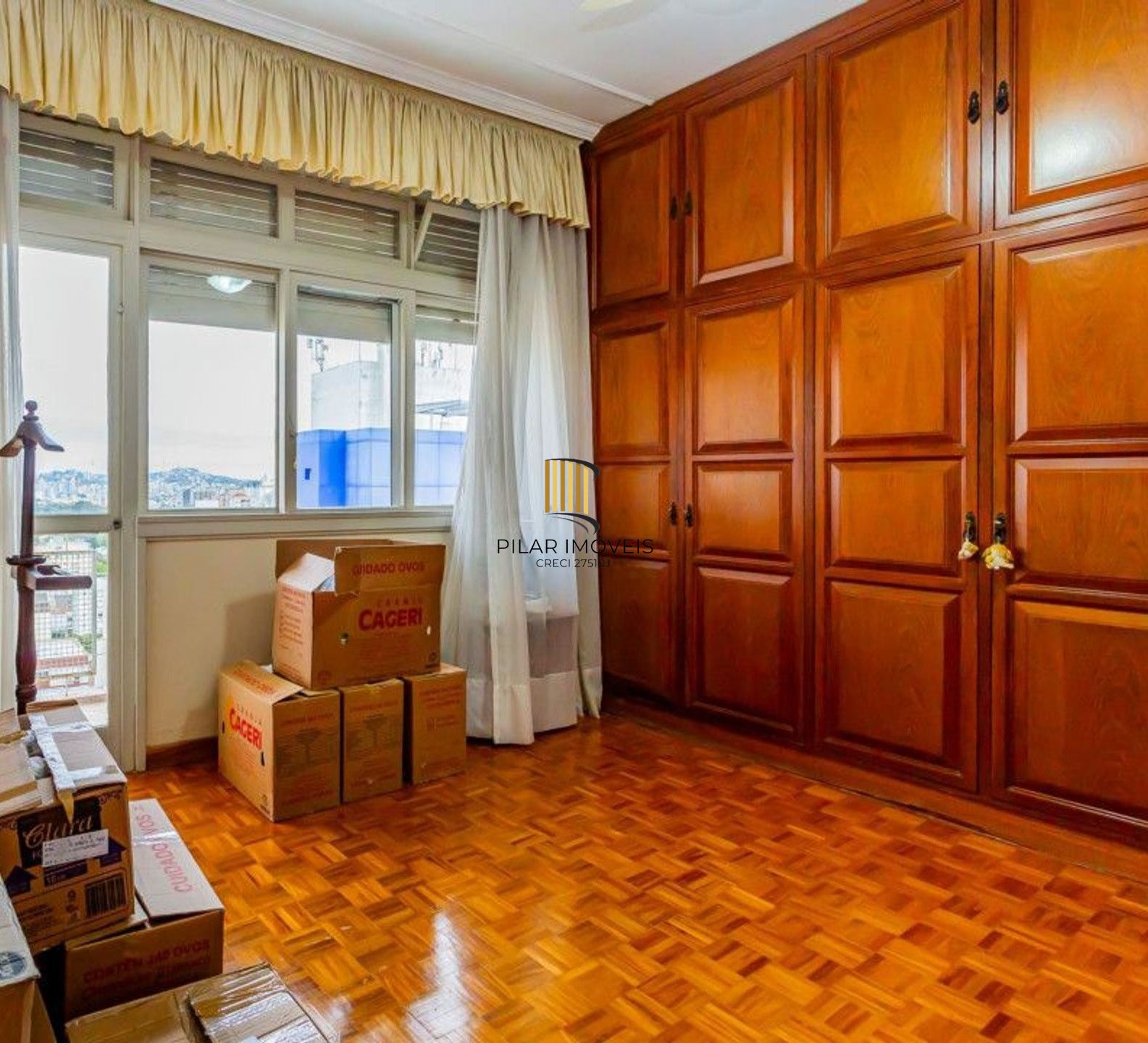 Vende-se apartamento com 4 quartos (1 suíte), 196m² e 1 vaga - Independência