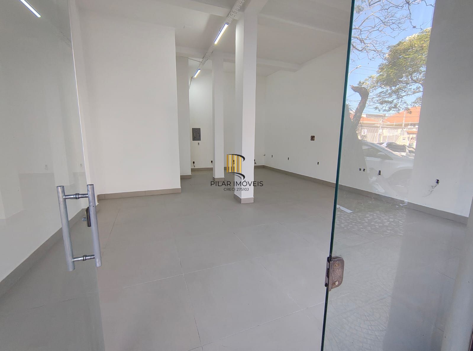 Vende-se loja com 100 m² - Floresta