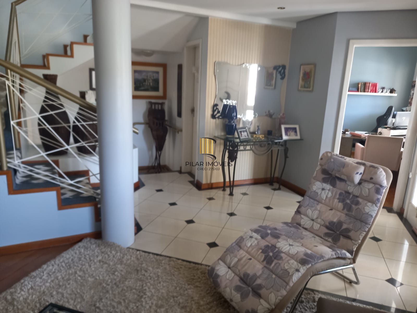 Vende-se sobrado com 5 quartos (3 suítes), 428m² e 3 vagas – Alto Petrópolis