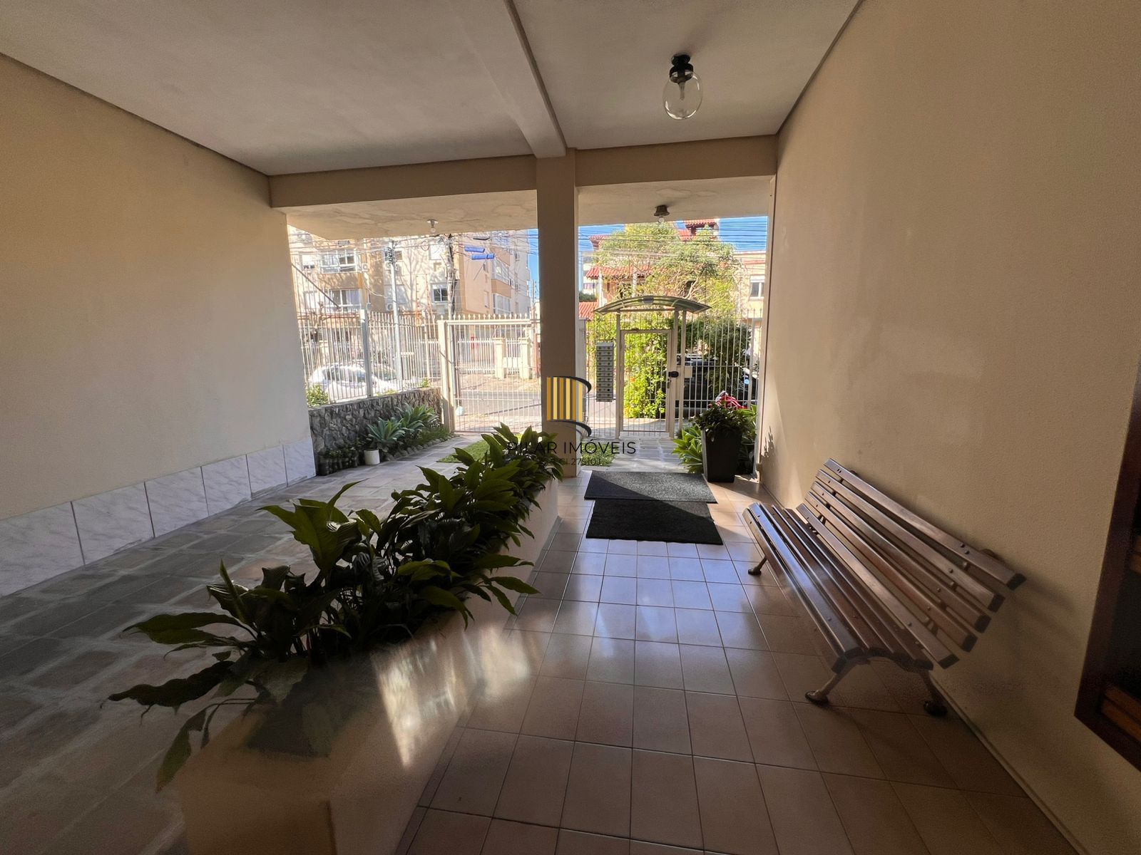 Apartamento com 2 dormitórios,1 vaga, no bairro Cristo Redentor, em Porto Alegre