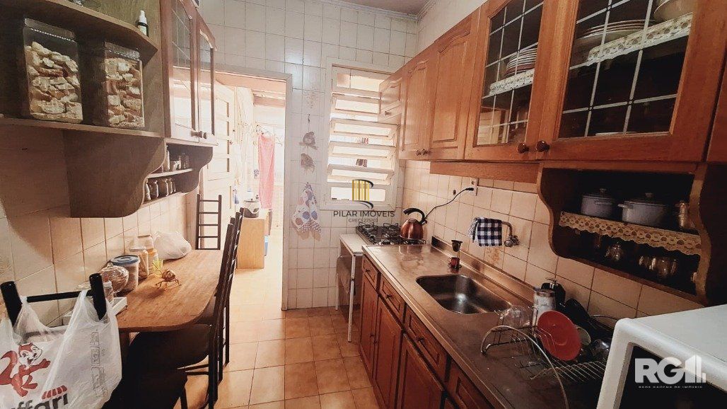 Apartamento com 3 dormitórios, 2 banheiros, 1 vaga no bairro Petrópolis em Porto Alegre, RS