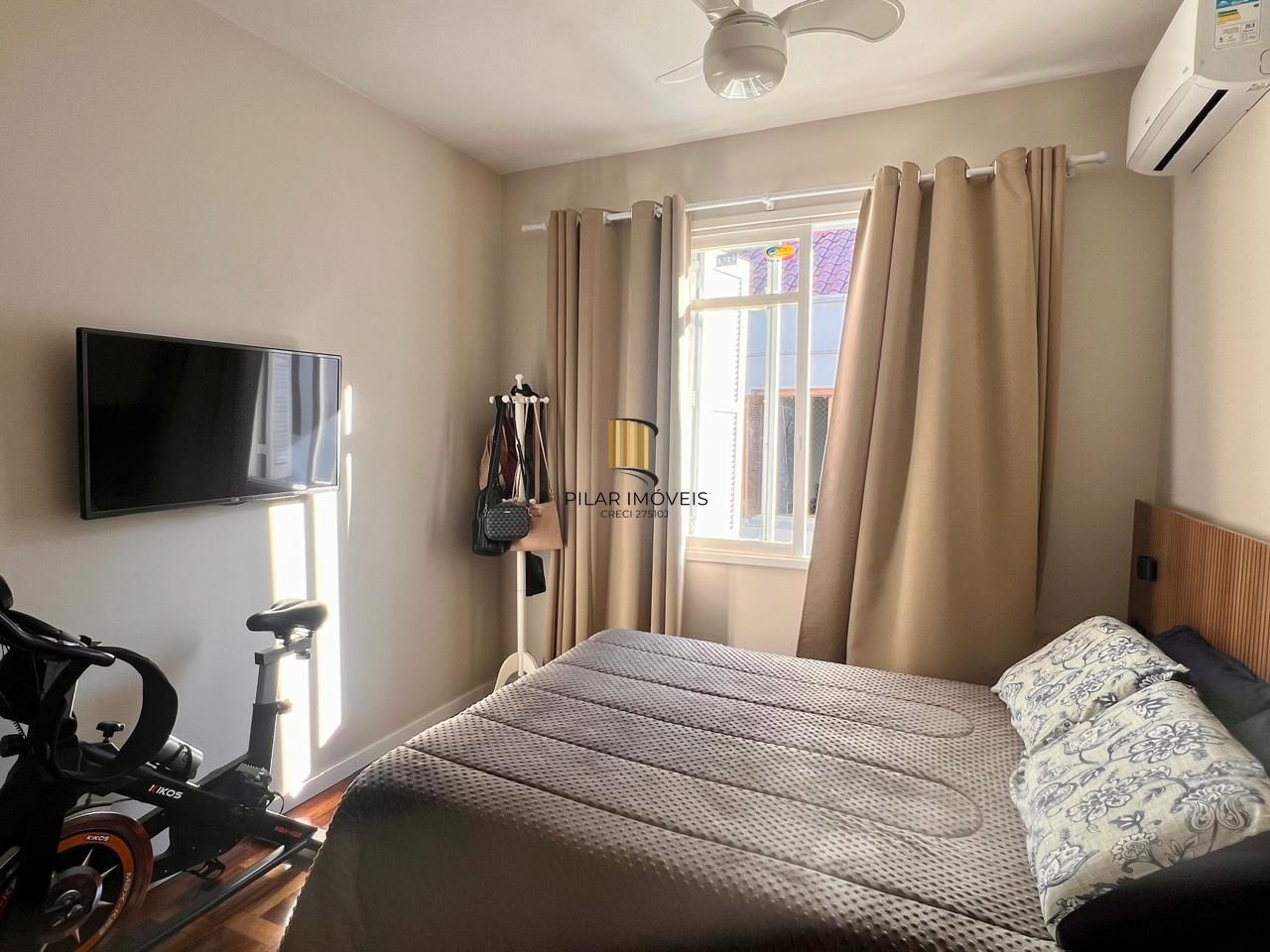 Apartamento com 2 dormitórios, reformado, no bairro Farroupilha, Porto Alegre/RS