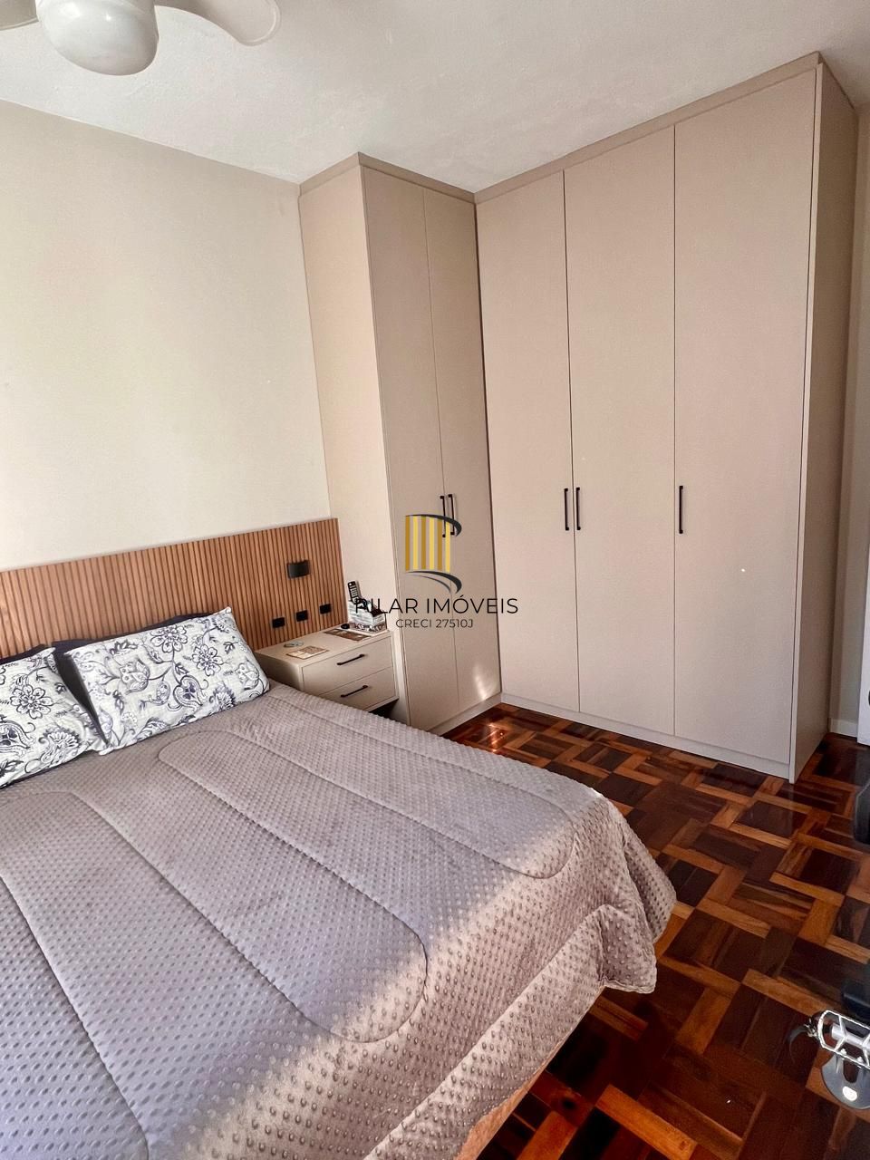 Apartamento com 2 dormitórios, reformado, no bairro Farroupilha, Porto Alegre/RS