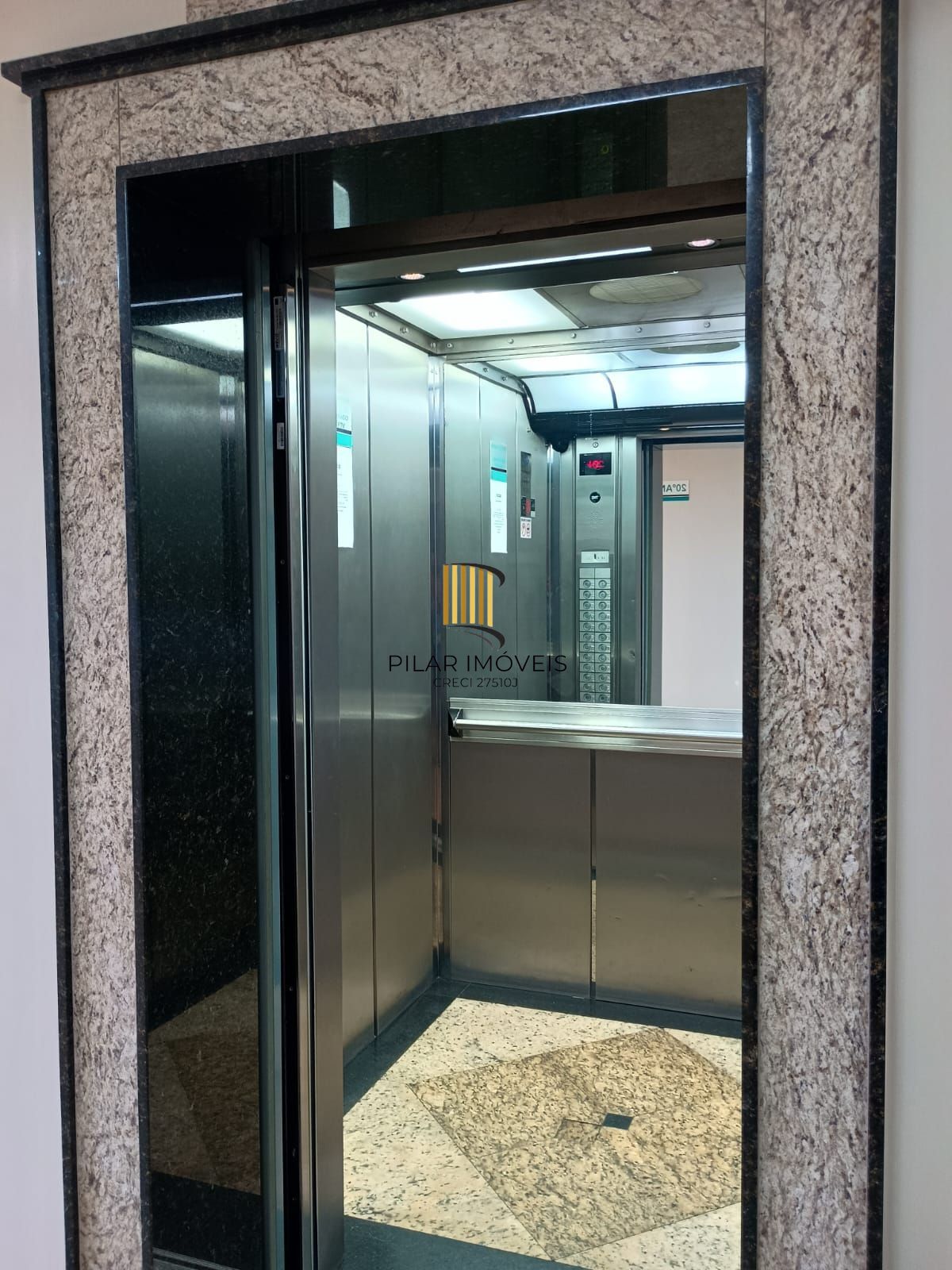 Sala comercial na praça da Alfandega