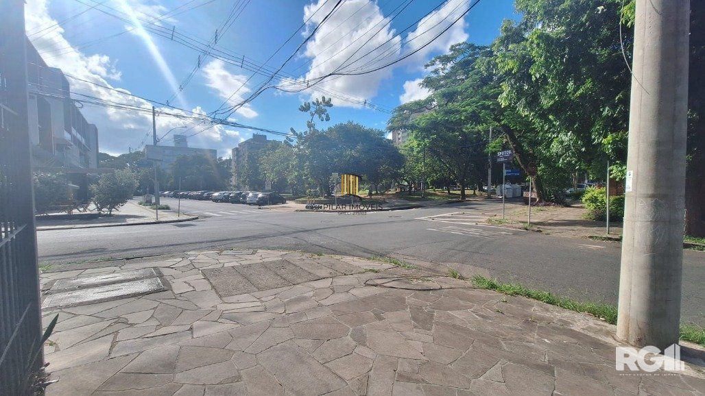 Apartamento com 2 dormitórios, 1 vaga coberta, no bairro Petrópolis, em  Porto Alegre, RS
