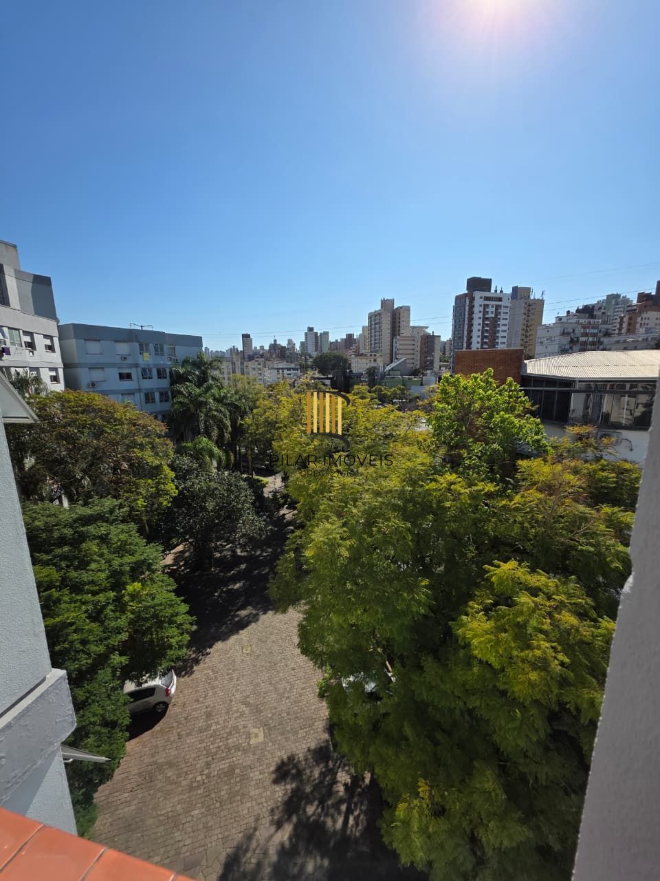 Apartamento 1 dormitório, 1 vaga coberta, portaria , elevador, vista, salao de festas, no bairro Santana, Porto Alegre, RS