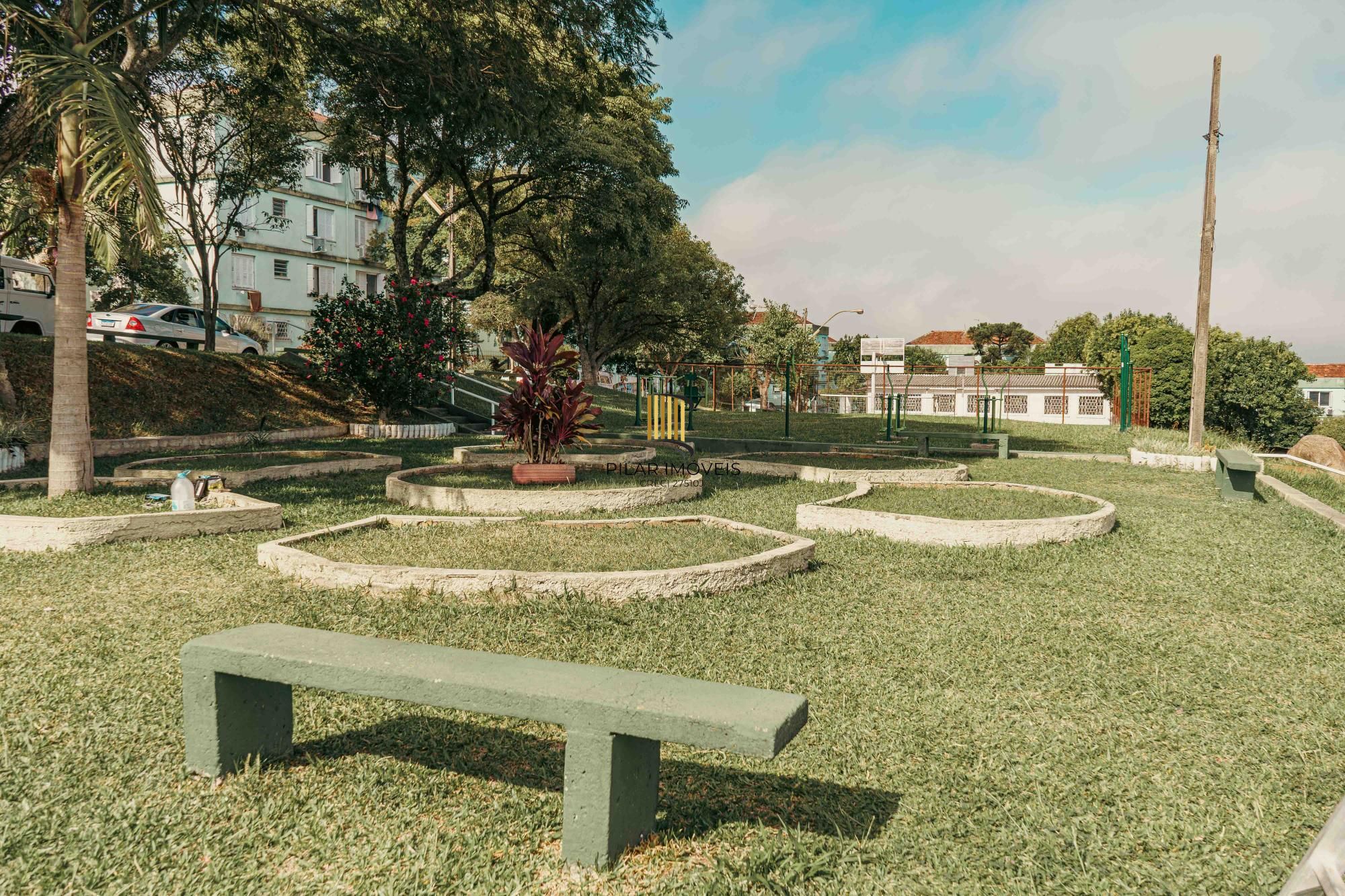 Ótimo imóvel reformado na Orfanotrófio, com 2 dormitórios, próximo ao Cristal e a faculdade UniRitter.