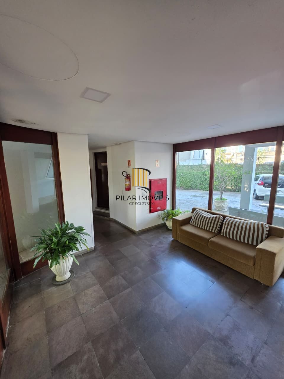 Apartamento 1 dormitório, 1 vaga coberta, portaria , elevador, vista, salao de festas, no bairro Santana, Porto Alegre, RS