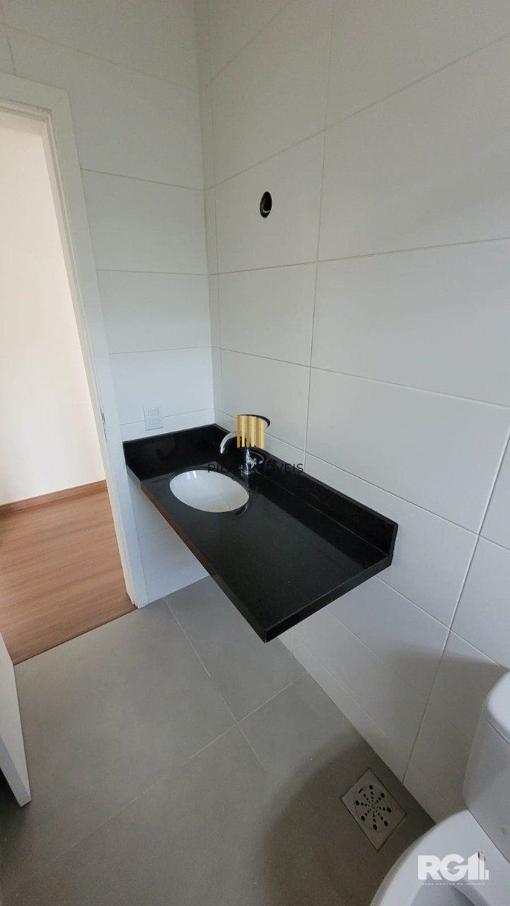 Apartamento com 2 dormitórios, 1 vaga, no bairro Teresópolis, Porto Algre, RS