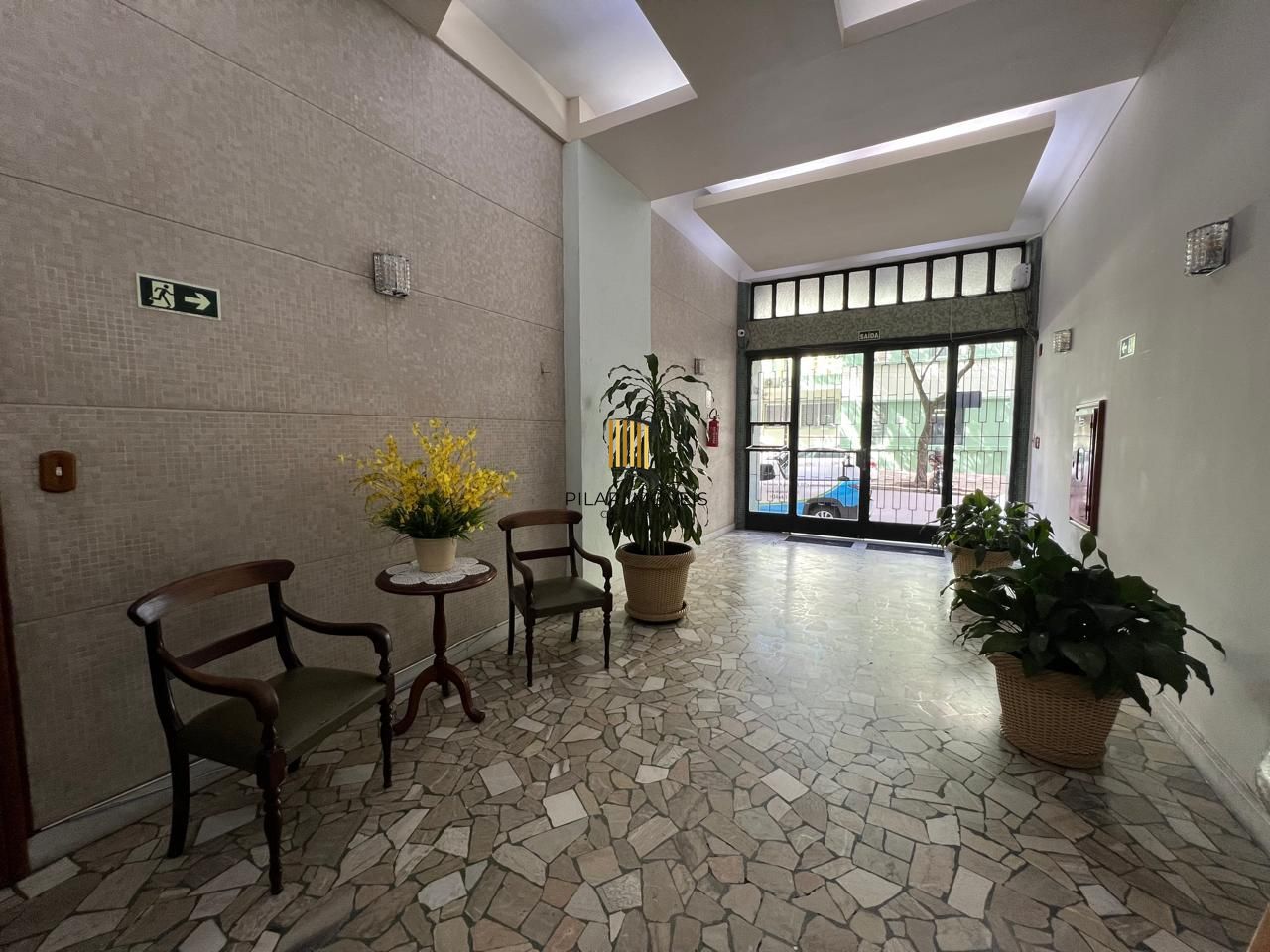 Apartamento amplo com 3 dormitórios,1 vaga, na Rua Duque de Caxias, Porto Alegre