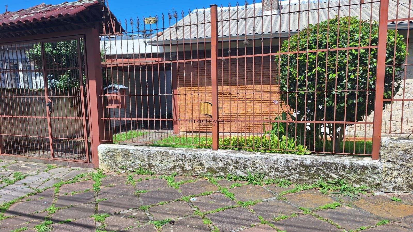 Casa com 4 dormitórios, piscina, 4 vagas, no bairro Teresópolis, Porto Alegre,RS