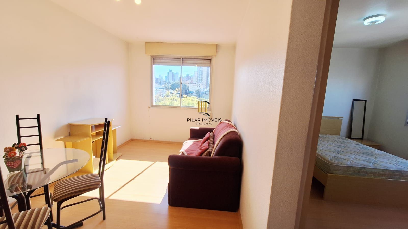 Apartamento 1 dormitório, 1 vaga coberta, portaria , elevador, vista, salao de festas, no bairro Santana, Porto Alegre, RS