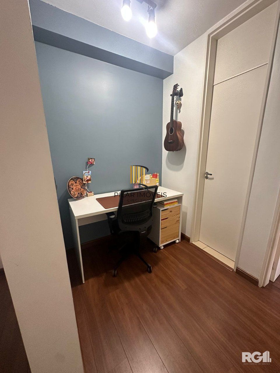 Apartamento com 2 dormitórios, 1 vaga, no bairro Camaquã, Porto Alegre, RS.
