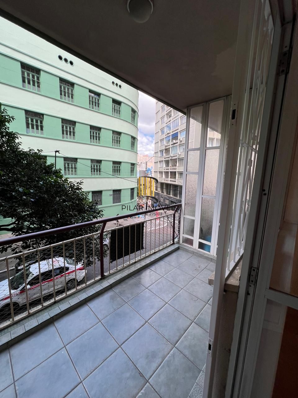 Apartamento amplo com 3 dormitórios,1 vaga, na Rua Duque de Caxias, Porto Alegre