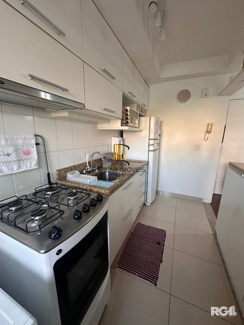 Apartamento com 2 dormitórios, 1 vaga, no bairro Camaquã, Porto Alegre, RS.