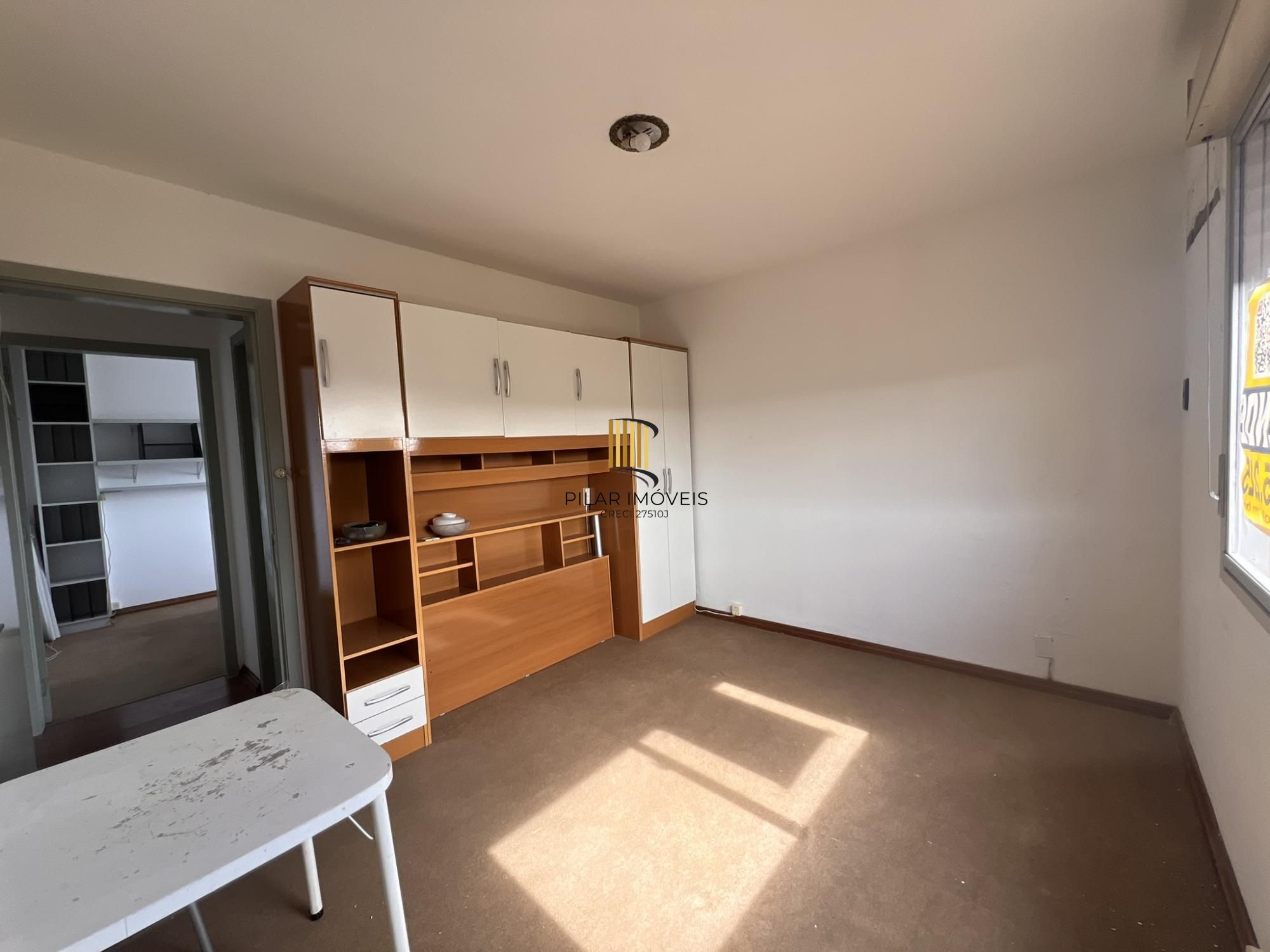 Apartamento com 2 dormitórios, 1 vaga no bairro Glória, em Porto Alegre, RS