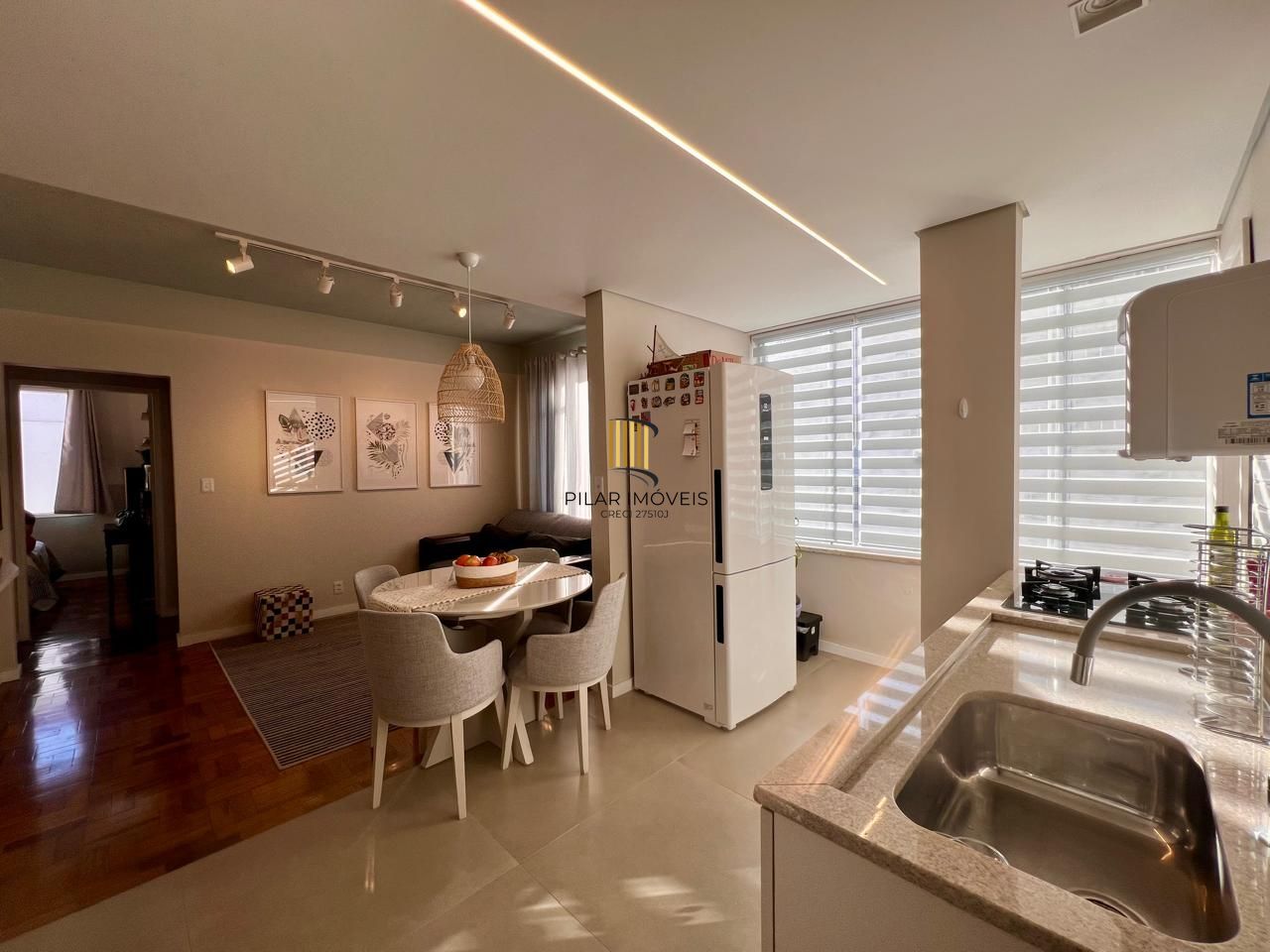 Apartamento com 2 dormitórios, reformado, no bairro Farroupilha, Porto Alegre/RS