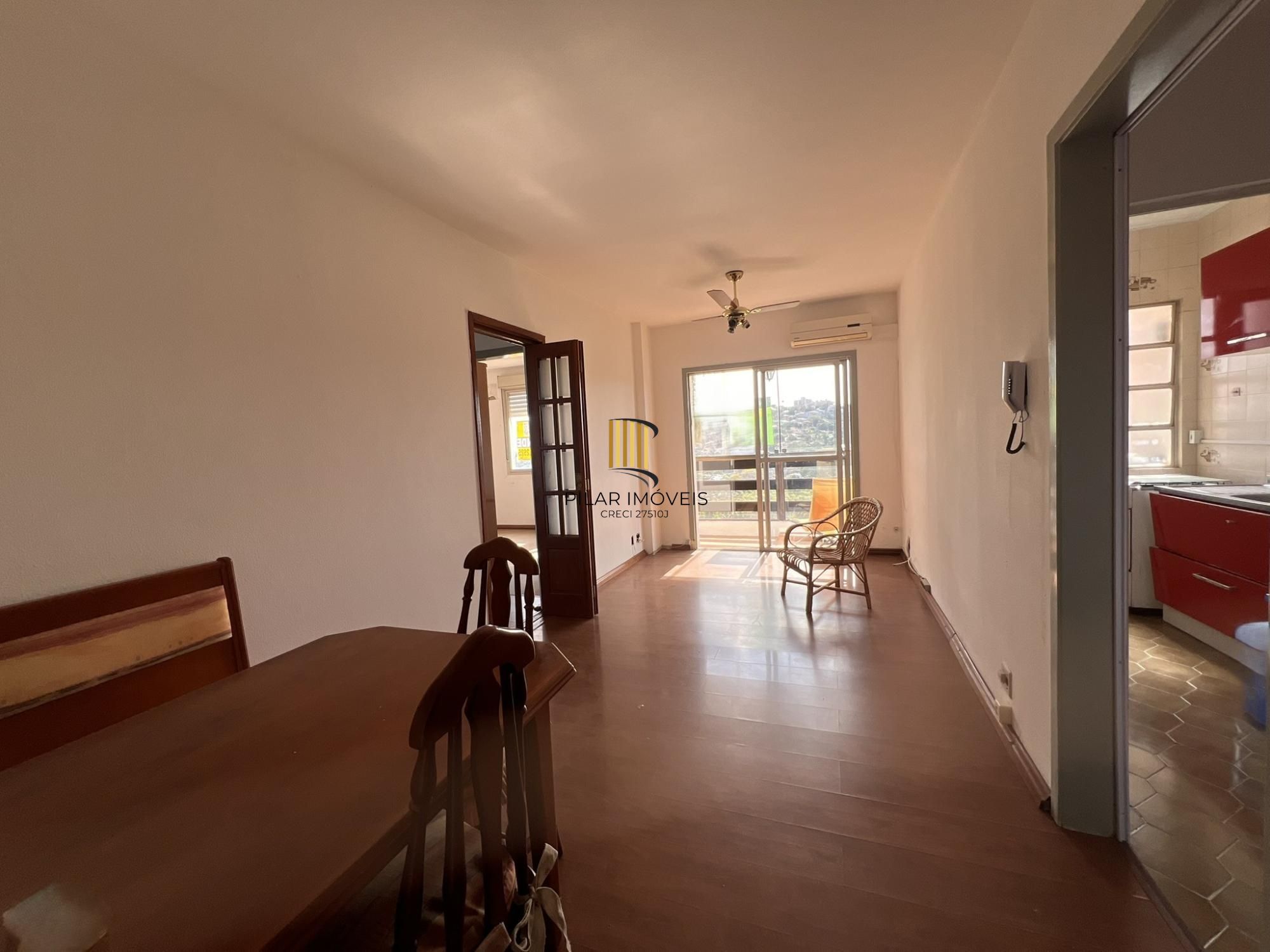 Apartamento com 2 dormitórios, 1 vaga no bairro Glória, em Porto Alegre, RS