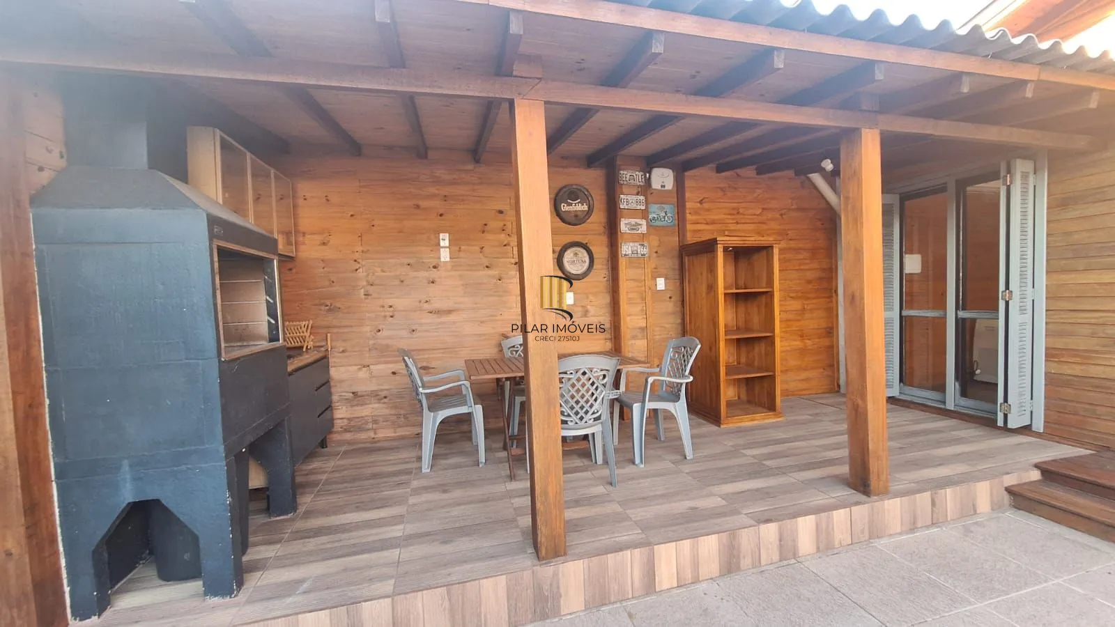 Terreno/ Casa  com vaga para 3 carros no bairro Sarandi, em Porto Alegre, RS