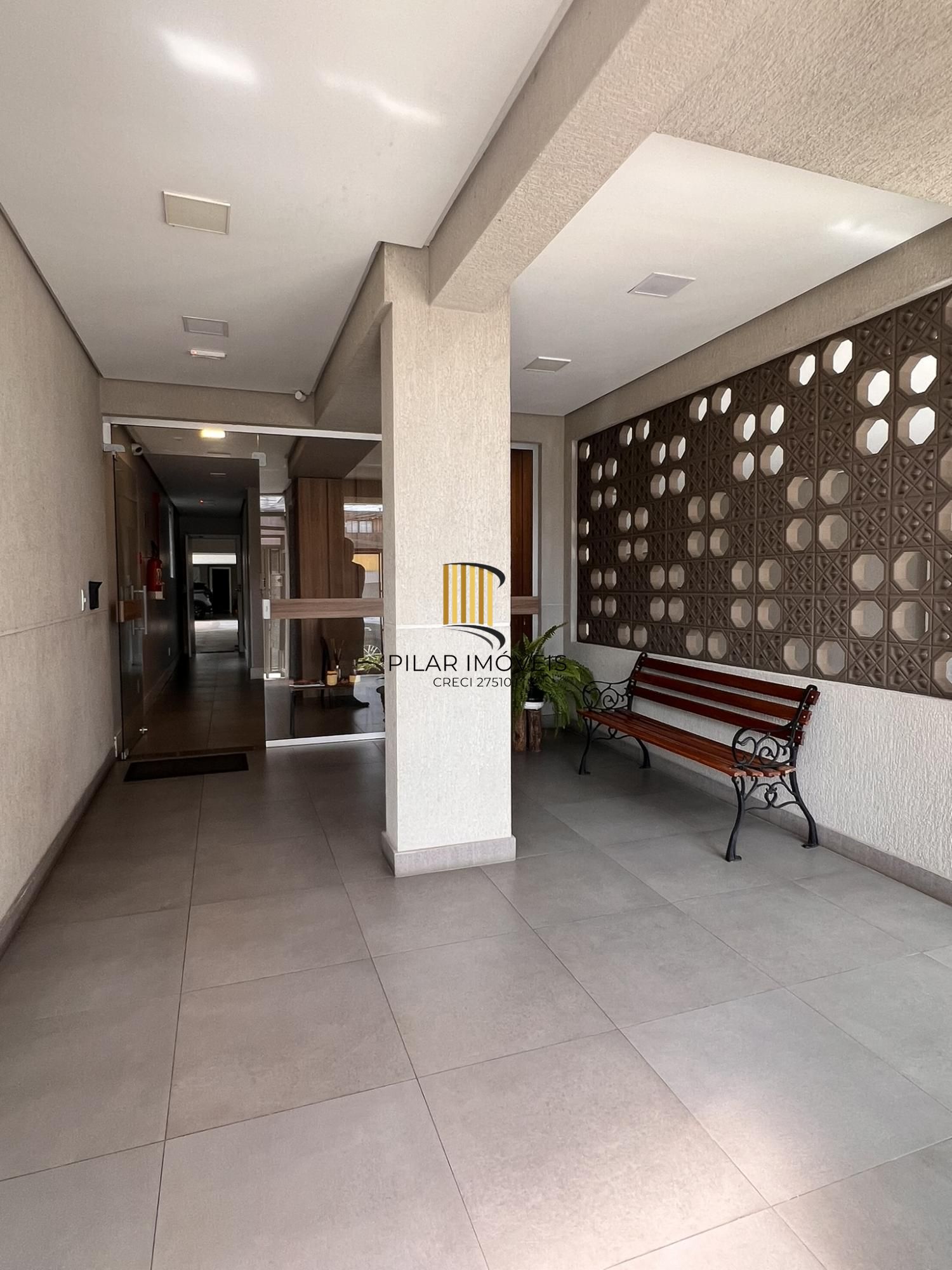 Apartamento com 2 dormitórios, sendo 1 suíte, 1 vaga, no bairro Floresta, em Porto Alegre, RS
