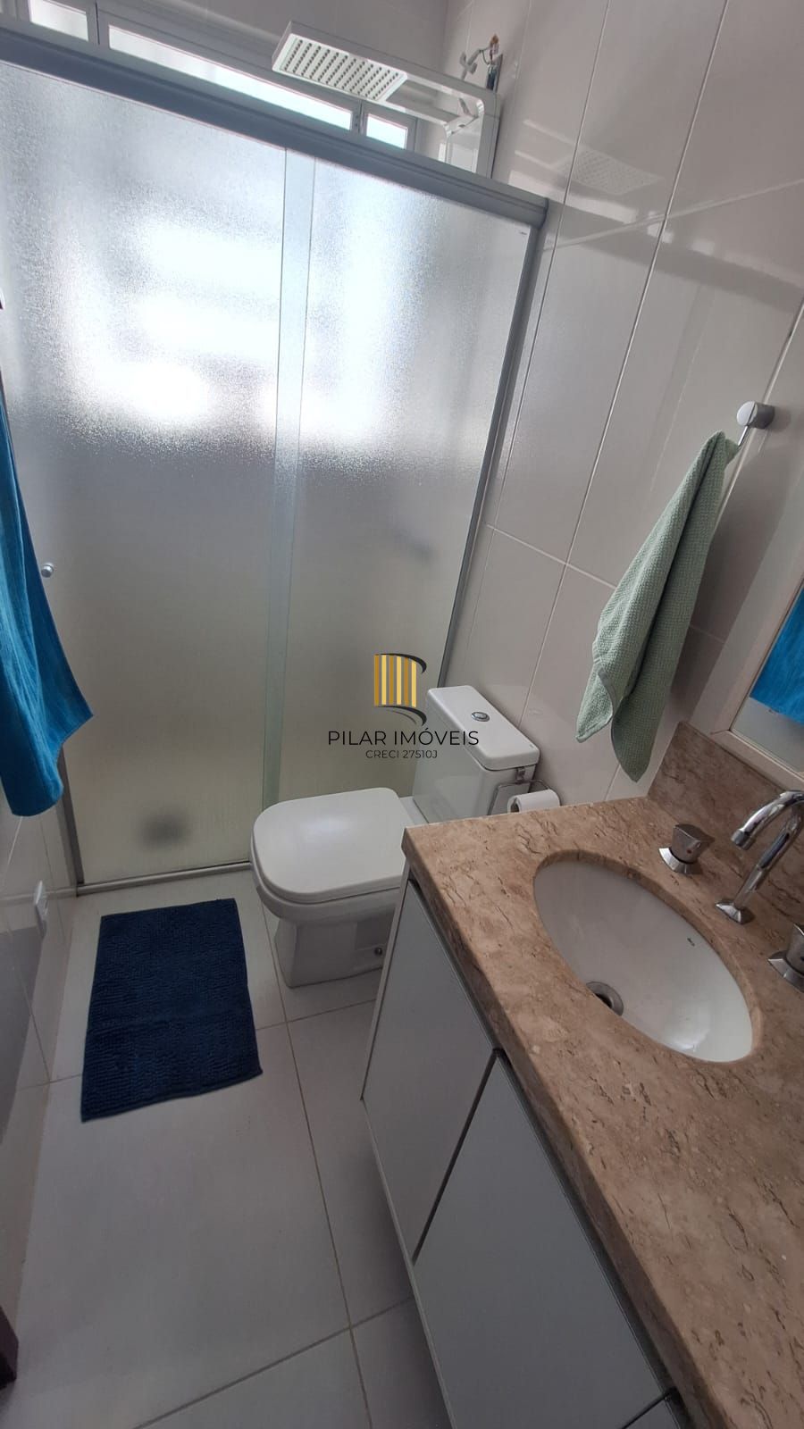 Casa com pátio frente e fundos , lareira churrasqueira, vaga proximo a Av do Forte.