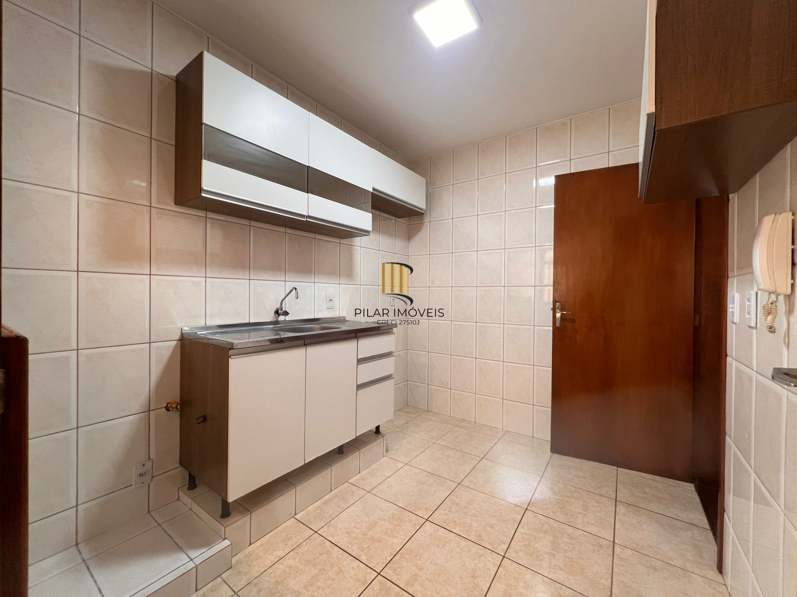 Apartamento com 2 dormitórios,1 vaga, no bairro Cristo Redentor, em Porto Alegre