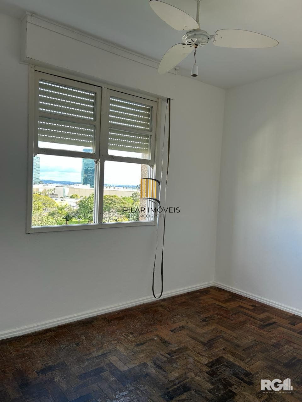 Apartamento com 2 dormitórios, próximo do Barra Shopping, no bairro Cristal, RS