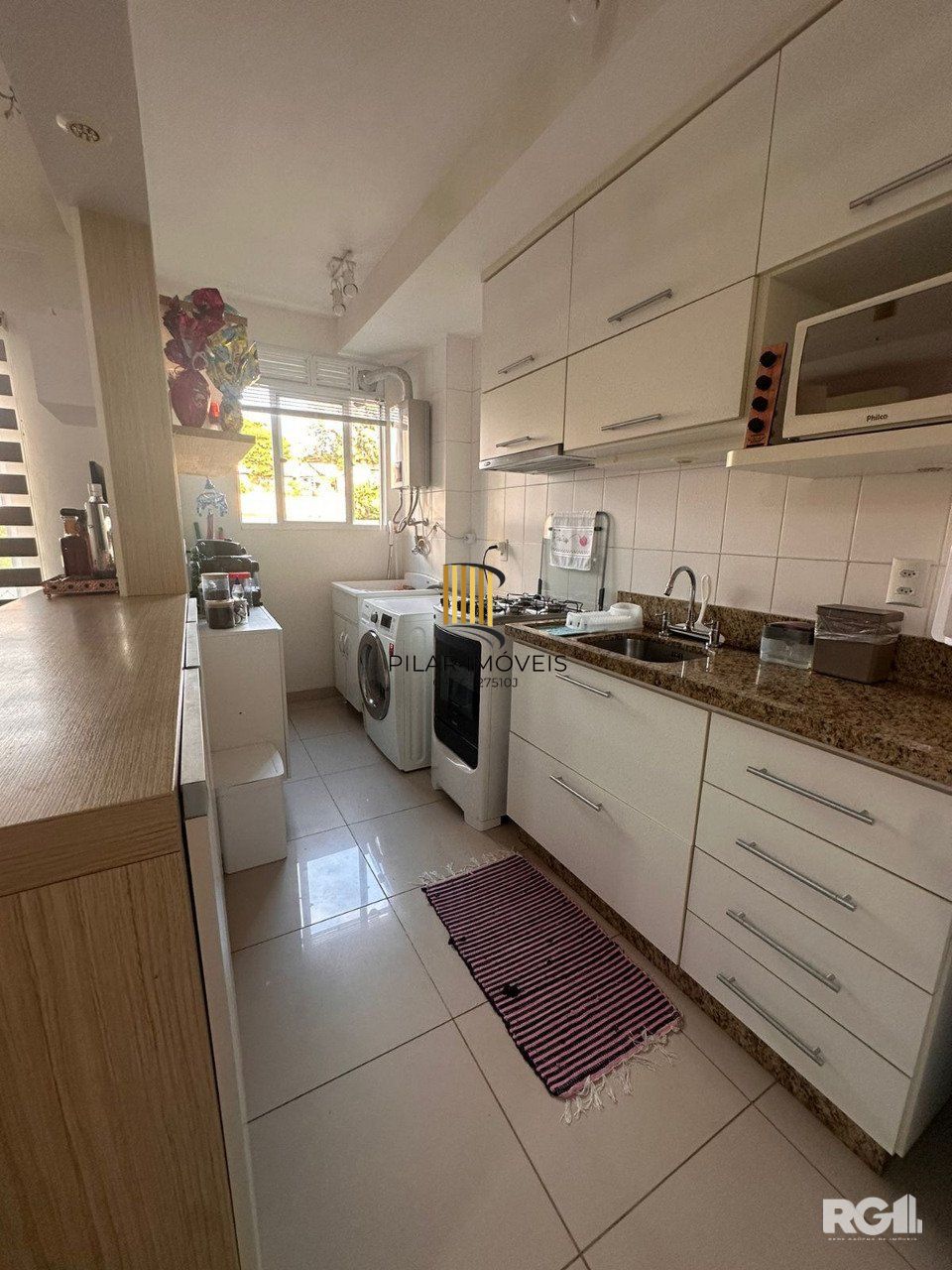 Apartamento com 2 dormitórios, 1 vaga, no bairro Camaquã, Porto Alegre, RS.
