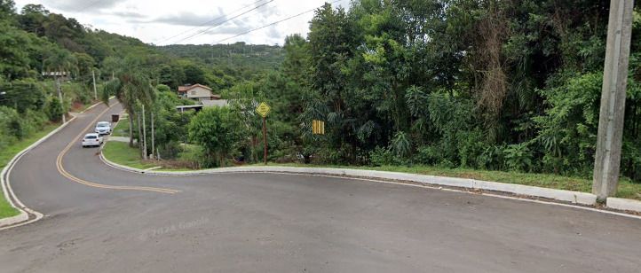 Terreno de 800m² no loteamento Vale dos Pinheiros, em Gramado, RS