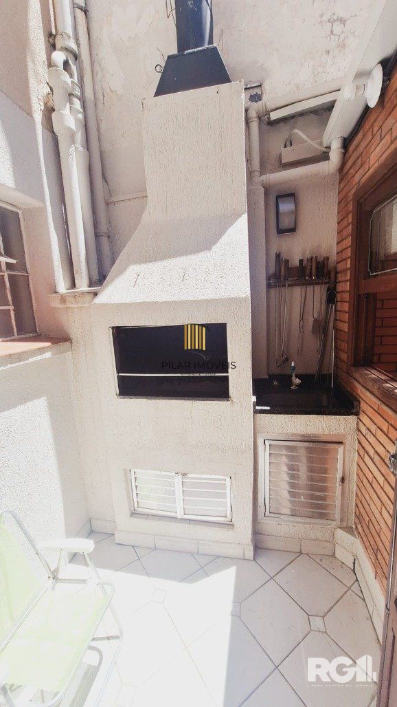 Apartamento com 3 dormitórios, 2 banheiros, 1 vaga no bairro Petrópolis em Porto Alegre, RS