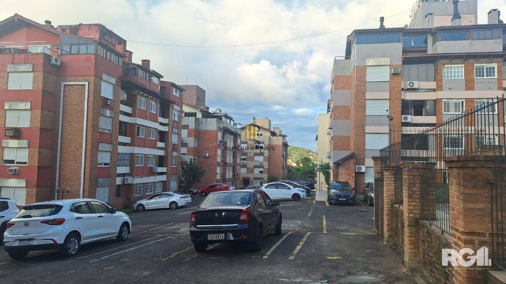 Cobertura com 3 dormitórios e vaga no bairro Cavalhada,  POA/RS