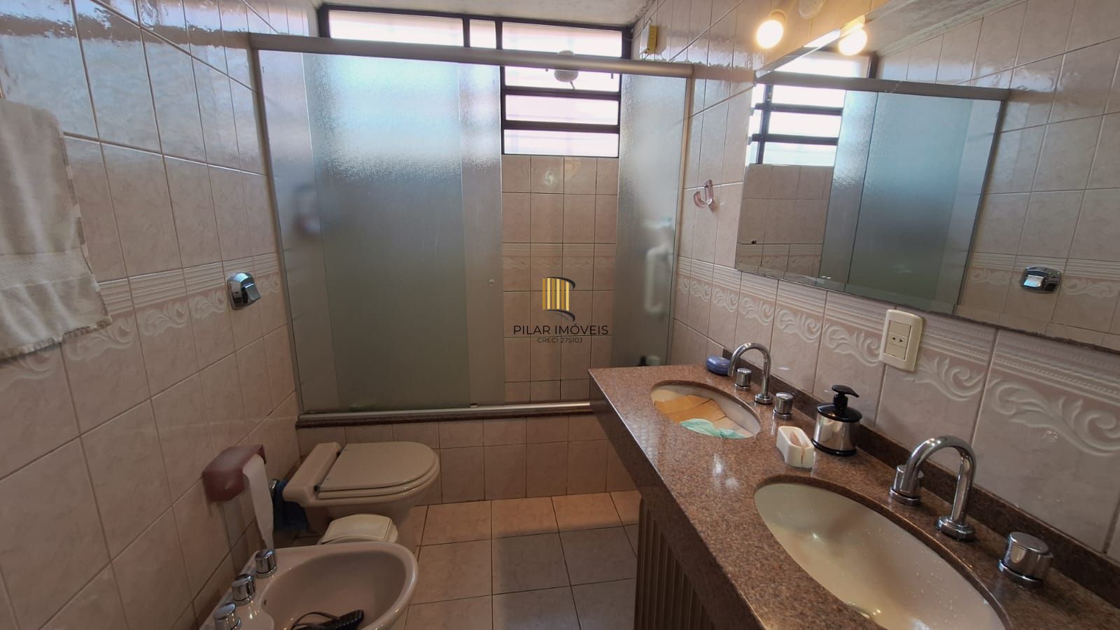 Casa com 4 dormitórios, piscina, 4 vagas, no bairro Teresópolis, Porto Alegre,RS