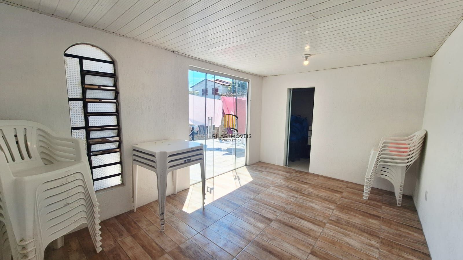 Se você procura uma casa com pátio e churrasqueira  para receber sua família e amigos , aqui é seu lugar!