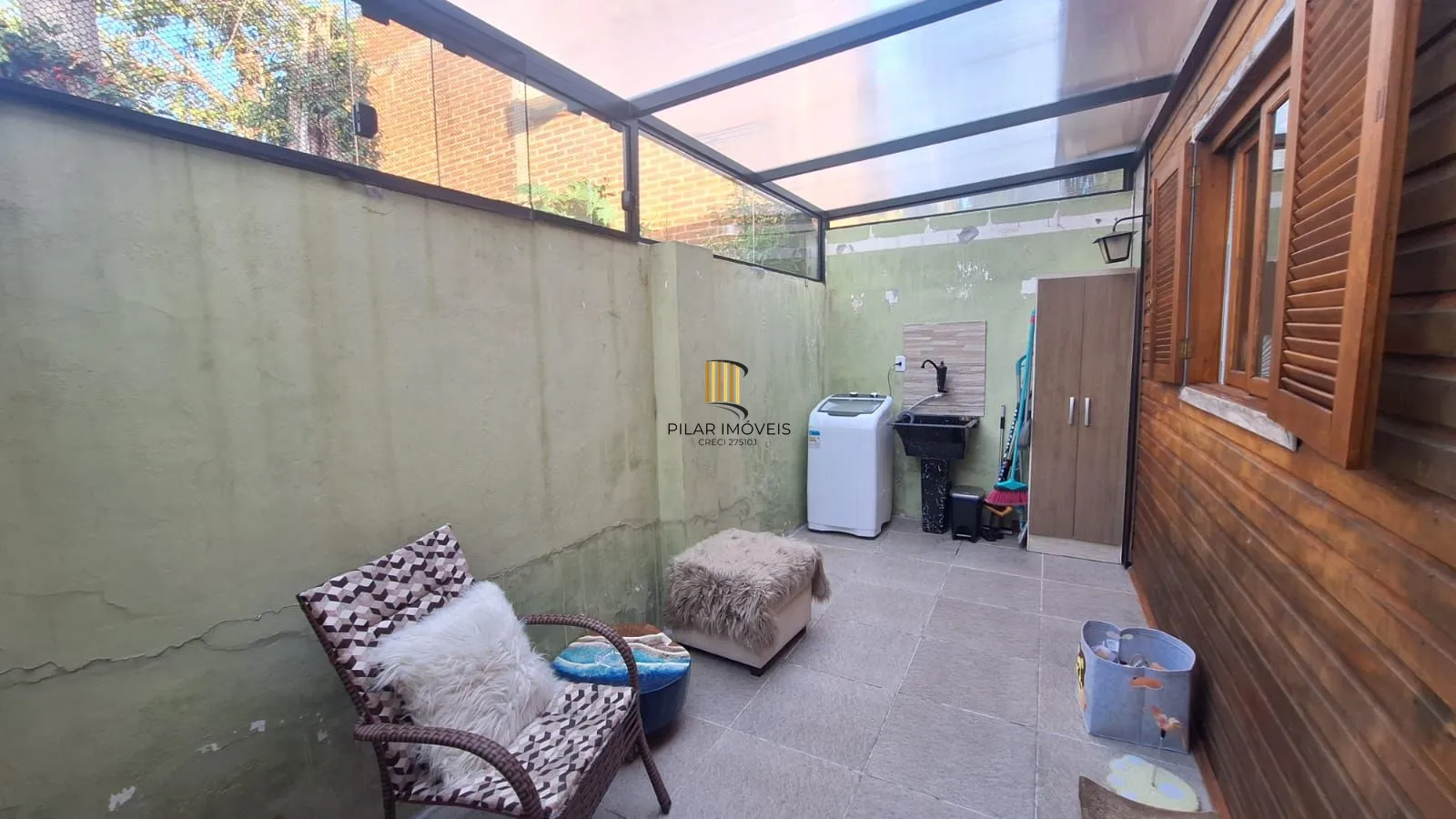 Terreno/ Casa  com vaga para 3 carros no bairro Sarandi, em Porto Alegre, RS