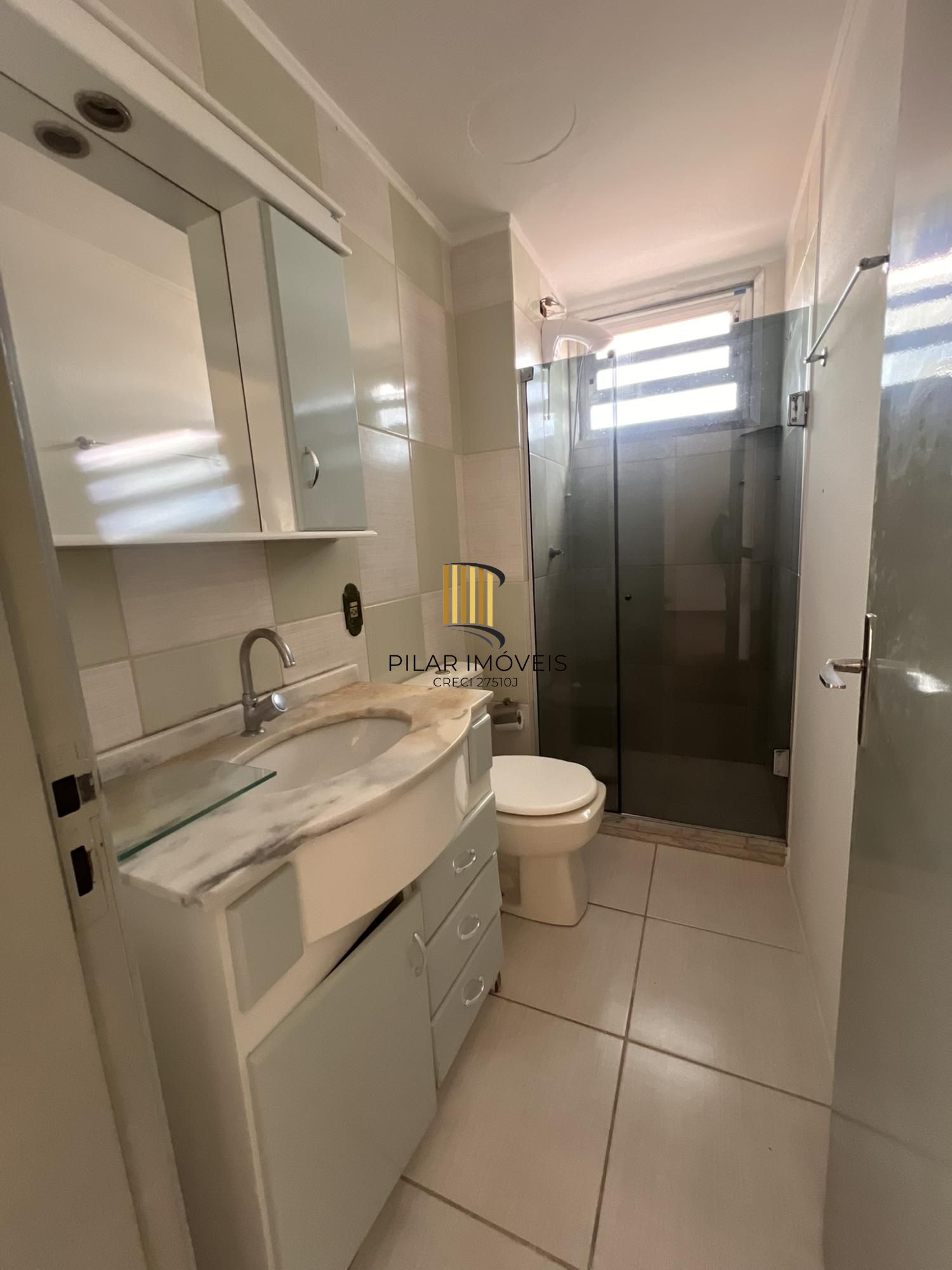 Apartamento com 2 dormitórios, 1 vaga no bairro Glória, em Porto Alegre, RS