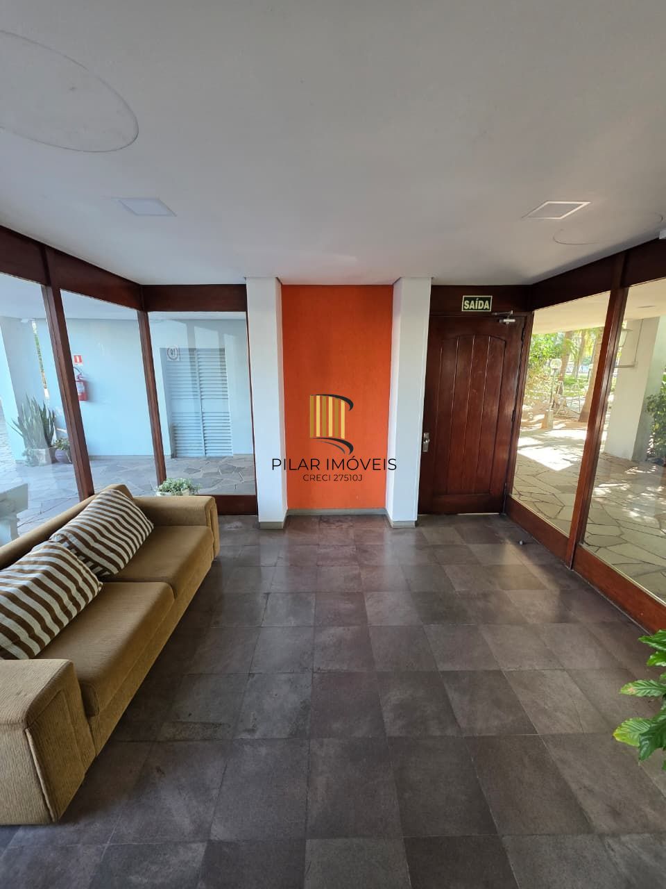 Apartamento 1 dormitório, 1 vaga coberta, portaria , elevador, vista, salao de festas, no bairro Santana, Porto Alegre, RS